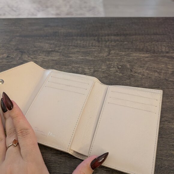 Dior Bullcalf Diorissimo Medium Envelope Wallet Vert Acide - Picture 3 of 5